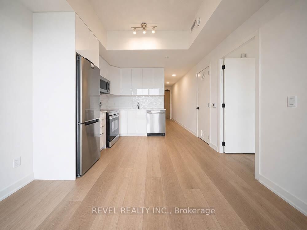 Property Photo: 33 Erie Avenue 406 ON N3S 0K7
