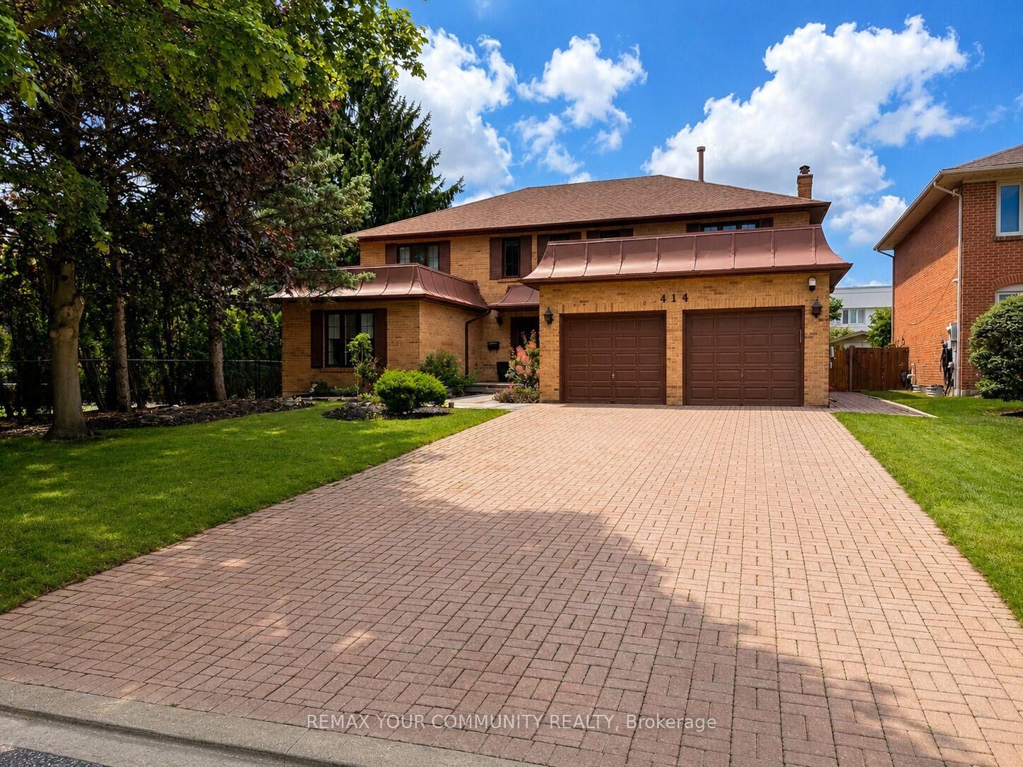 Property Photo:  414 Wycliffe Avenue  ON L4L 3P4 