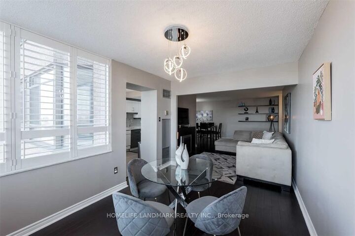 Property Photo: 100 County Court Boulevard 707 ON L6W 3X1