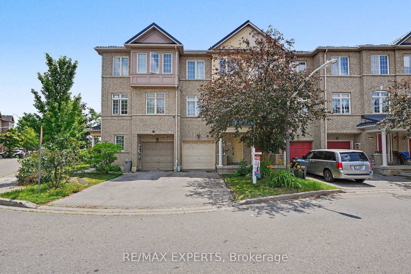 Property Photo: 7035 Rexwood Road 194 ON L4T 4M6