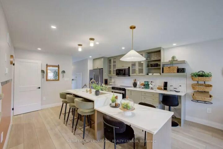 Property Photo: 102 Bur Oak Common 67N ON N1S 0G3