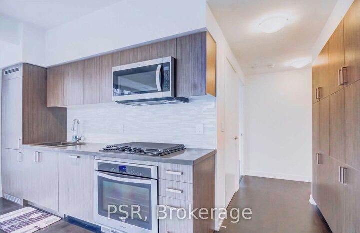 Property Photo: 501 St Clair Avenue W 1011 ON M5P 0A2
