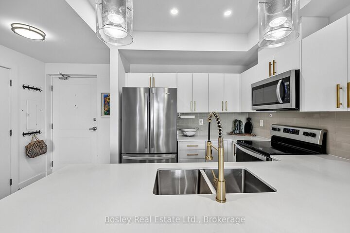 Property Photo: 4 Kimberly Lane 404 ON L9Y 5T6