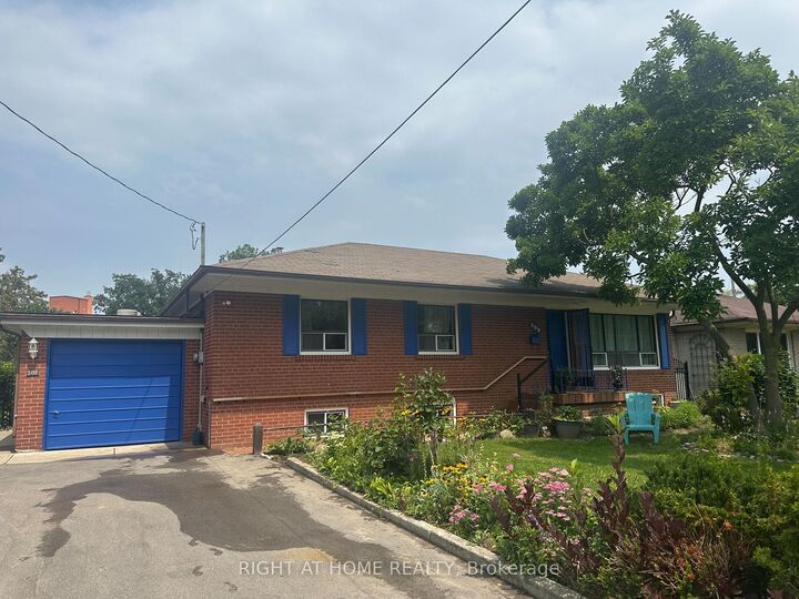 309 Queen Mary Drive — photo 1