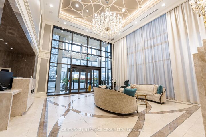 Property Photo:  9075 Jane Street Ph02  ON L4K 4Z7 