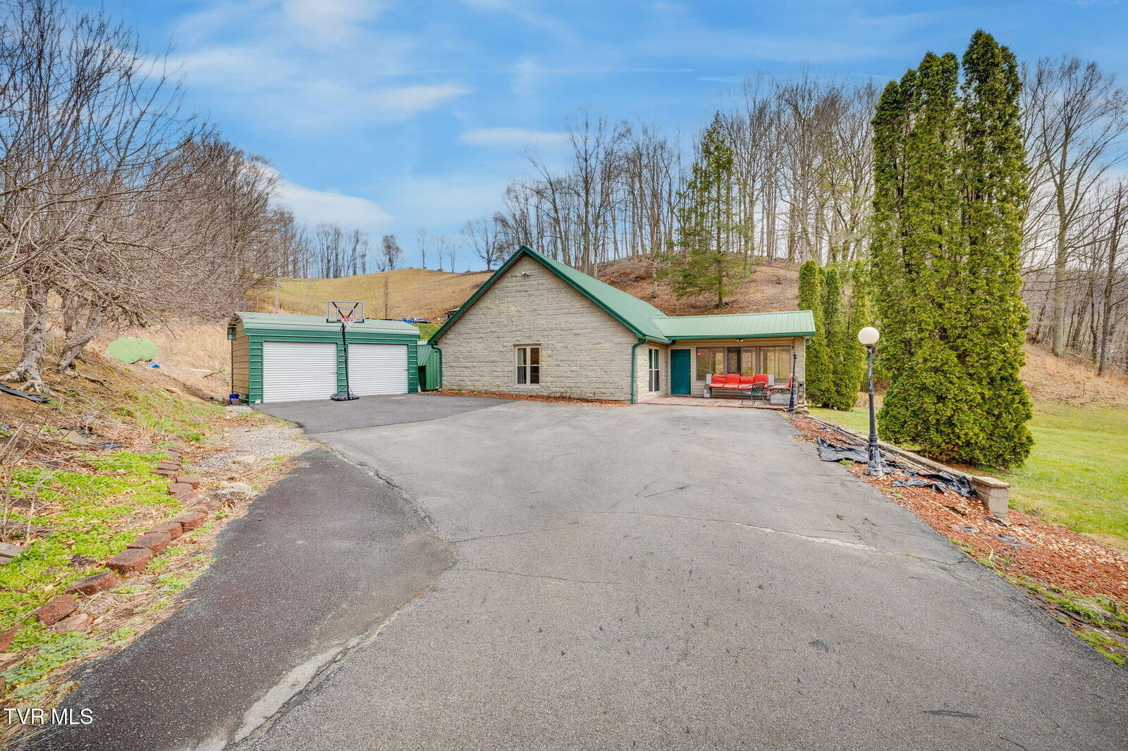 Property Photo: 335 Shell Creek Road TN 37687