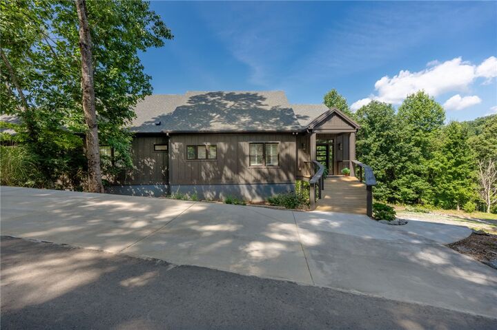 Property Photo:  109 Bumsa Place  SC 29671 