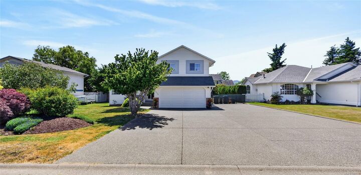 Property Photo: 1377 Ocean View Ave BC V9M 3R2