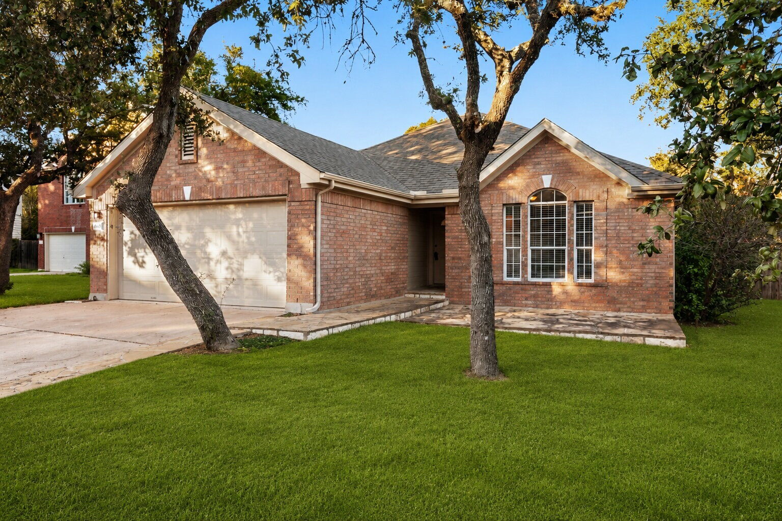 Property Photo: 6802 Auckland Court TX 78749