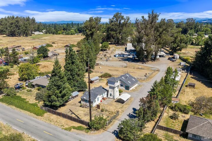 Property Photo:  365 E Railroad Avenue  CA 94931 