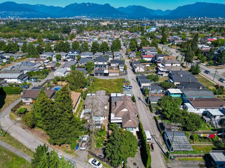 Property Photo: 2669 Vanness Avenue BC V5R 2R3