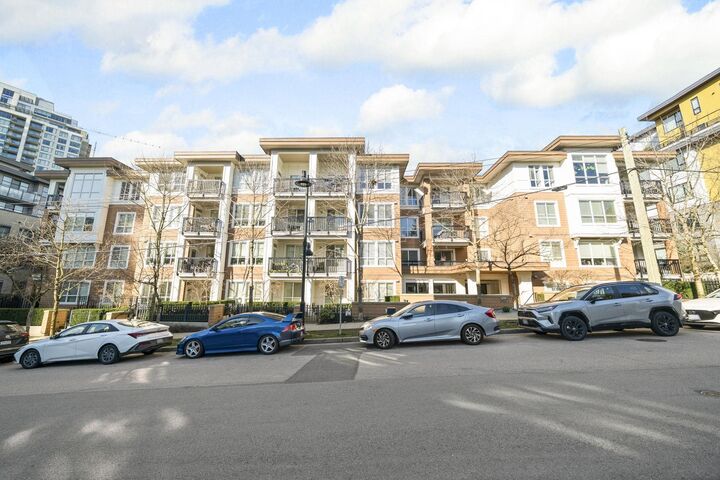 Property Photo:  611 Regan Avenue 412  BC V3J 0E5 