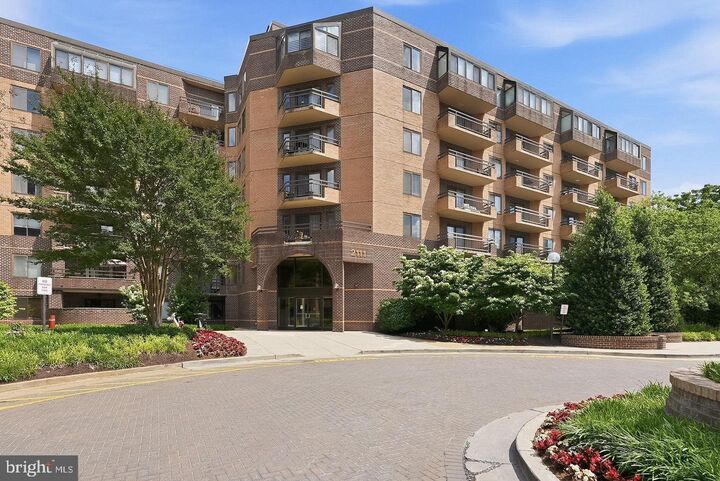 Property Photo:  2111 Wisconsin Avenue NW 108  DC 20007 
