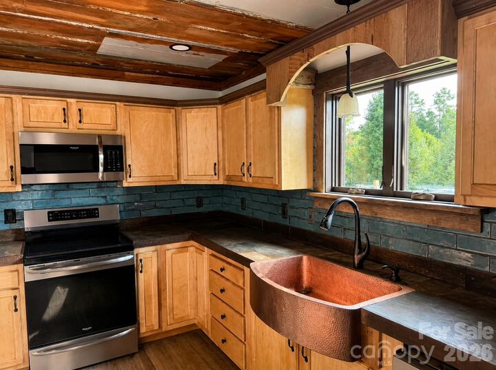 Property Photo: 98 Tom Arthur Lane NC 28753