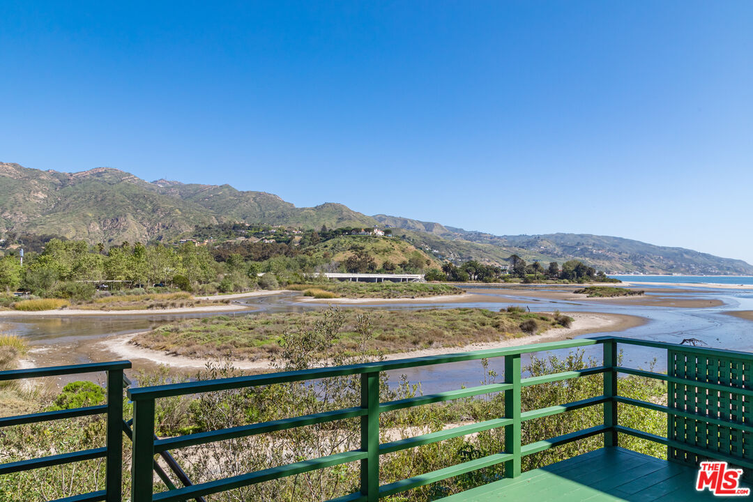 Property Photo:  23441 Malibu Colony Rd  CA 90265 