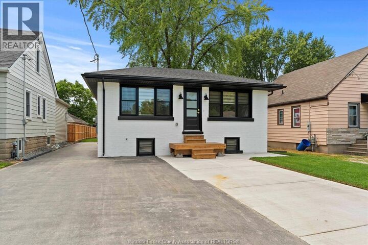 Property Photo: 557 Elinor Street ON N8P 1E3