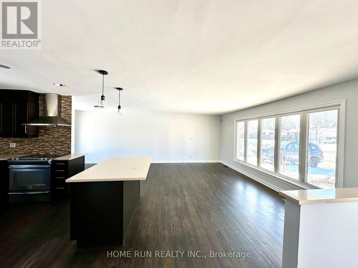 Property Photo:  71 Ashburn Drive  ON K2E 6N4 