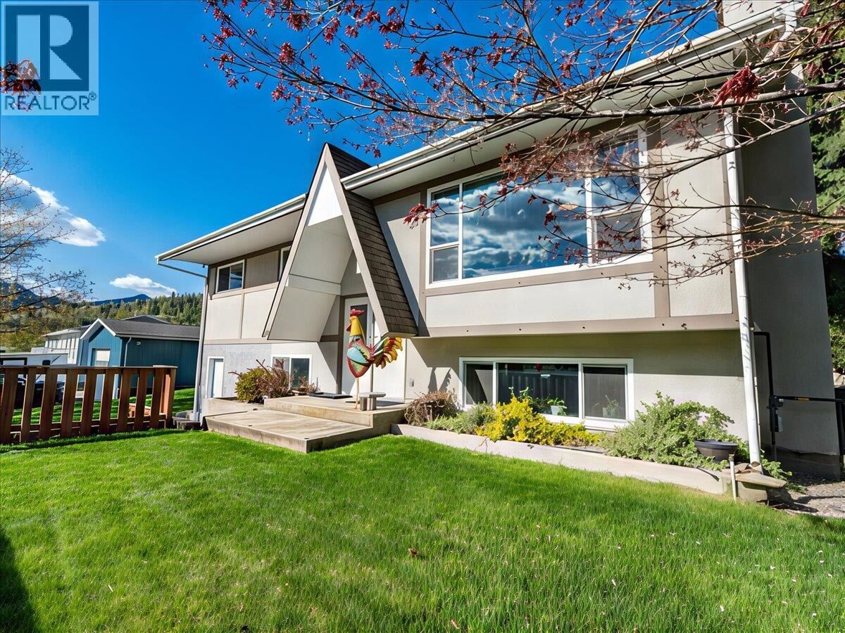 Property Photo: 466 Second Avenue BC V1R 4V5