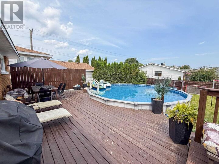 Property Photo:  87 Murton Ave  ON P6C 4G5 