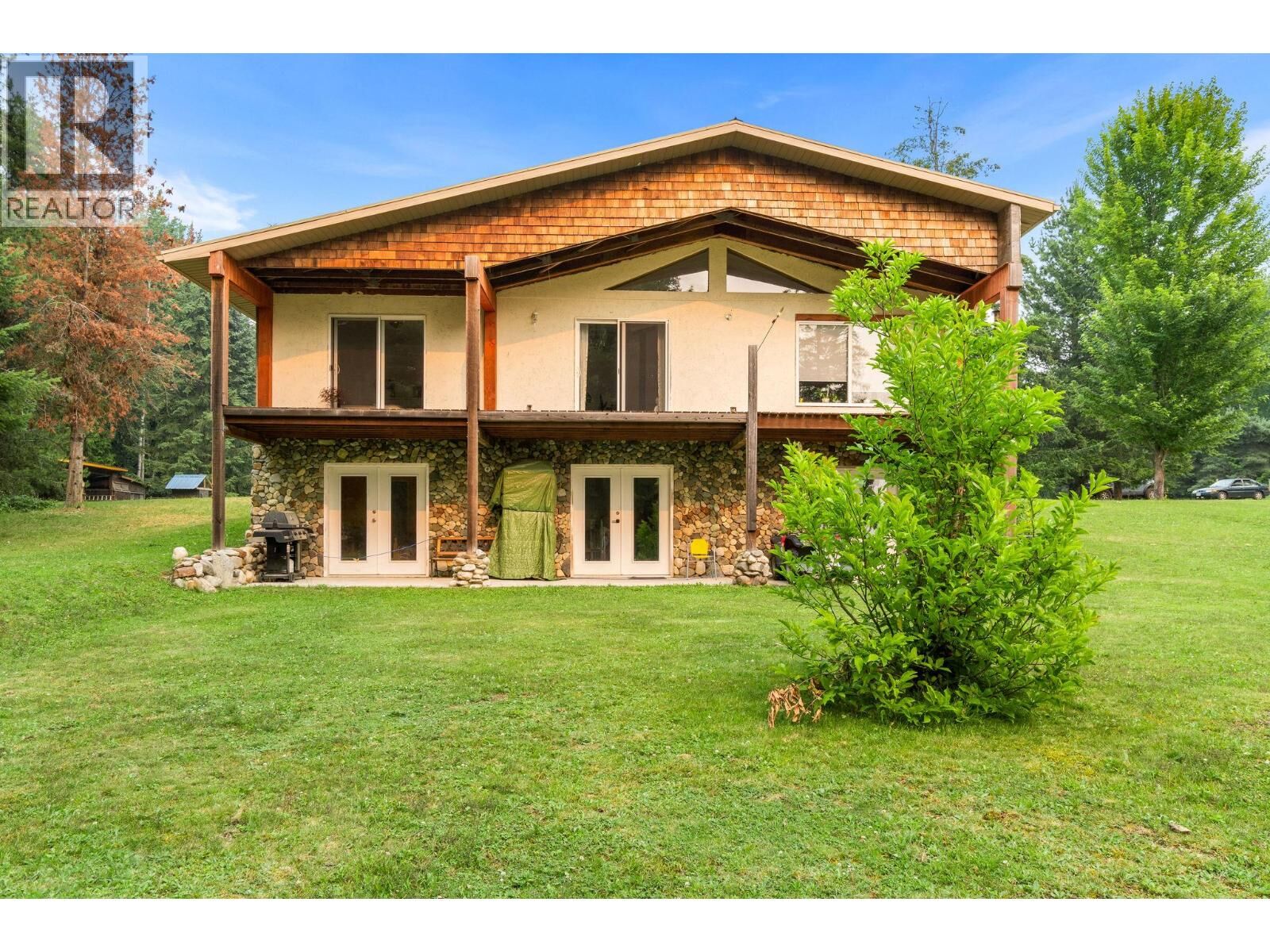 Property Photo: 118 Baker Road BC V0G 1R0