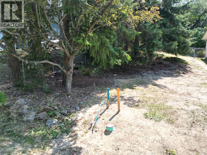 Property Photo:  2110 1 Avenue Northeast  BC V1E 1Z4 