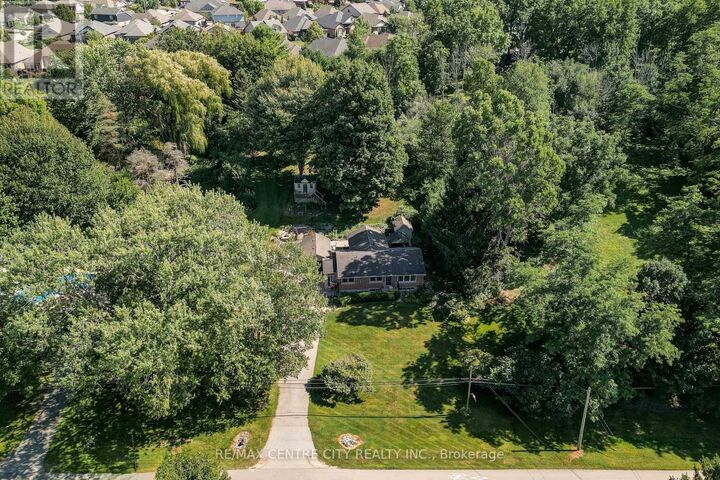 Property Photo: 4766 Sunset Road ON N5L 1J1