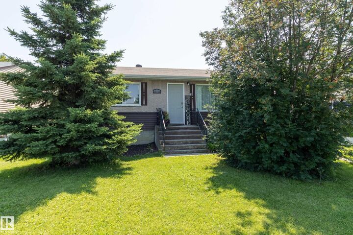 Property Photo:  15925 106 Avenue NW  AB T5P 0W6 