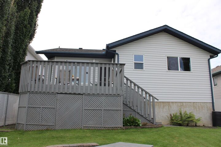 Property Photo: 64 Creekside Way AB T7X 4A2