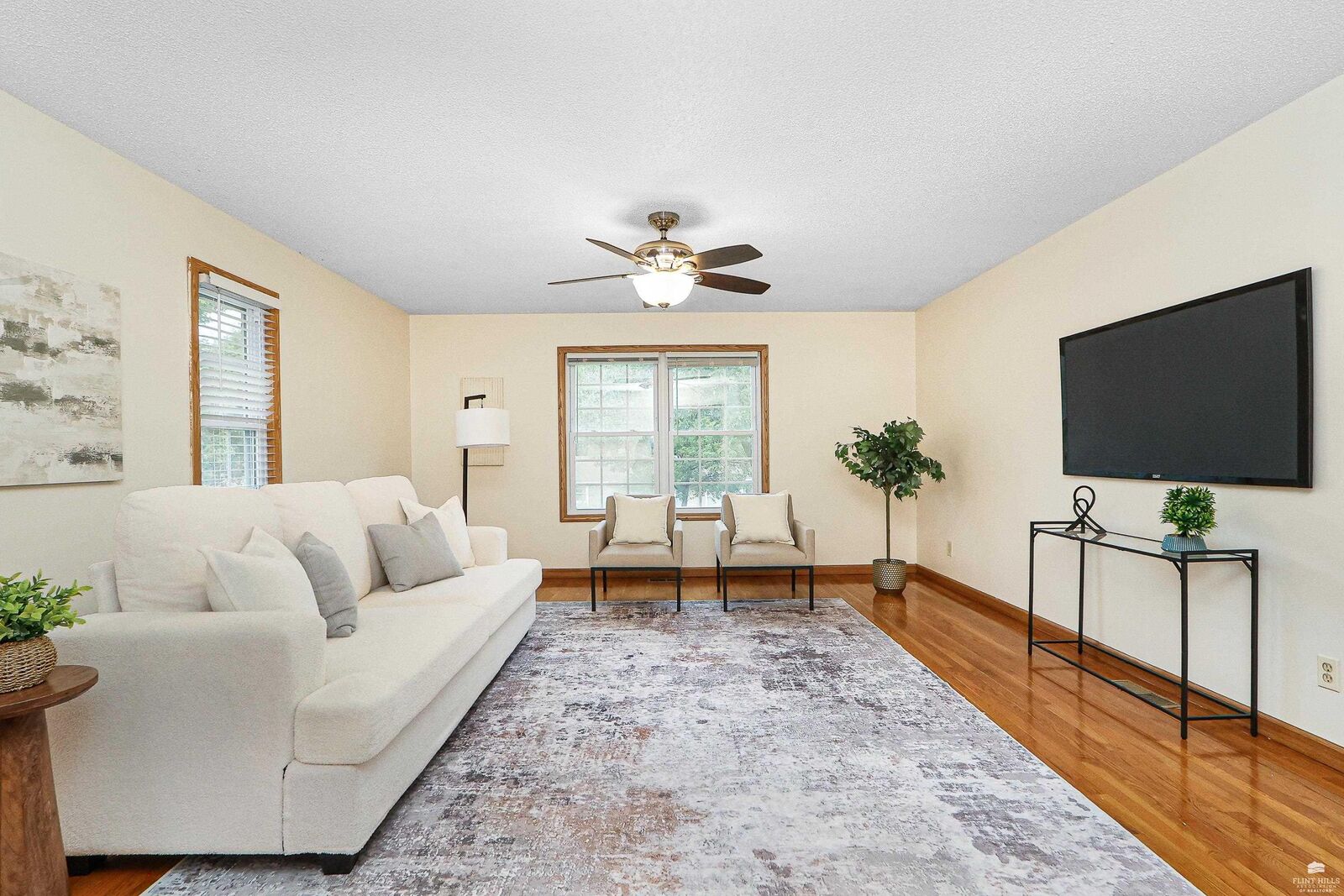 Property Photo: 1112 Village Drive KS 66503