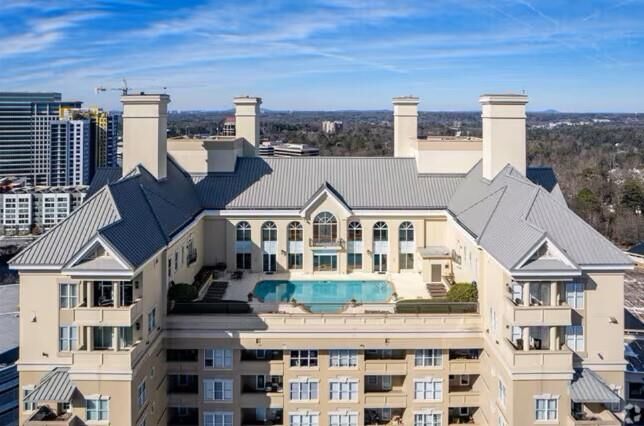 Property Photo: 3334 Peachtree Road NE 1001 GA 30326