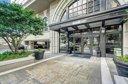 Property Photo: 3334 Peachtree Road NE 1001 GA 30326