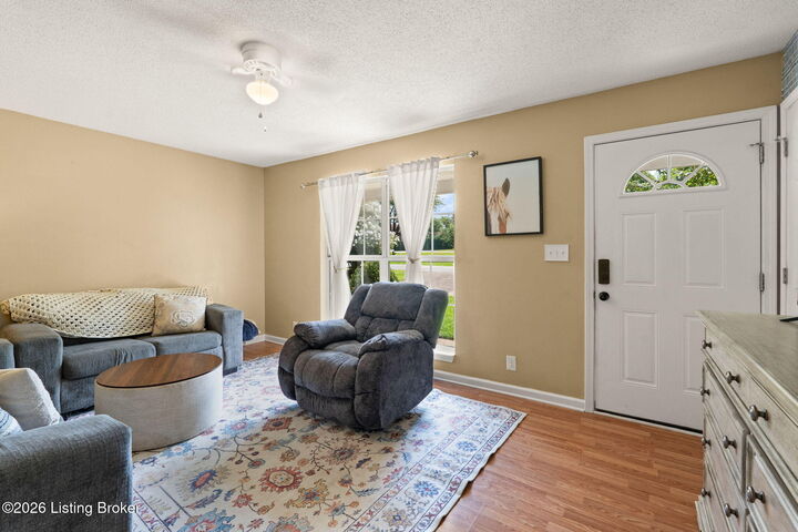 Property Photo: 512 Maplecrest Dr KY 40031