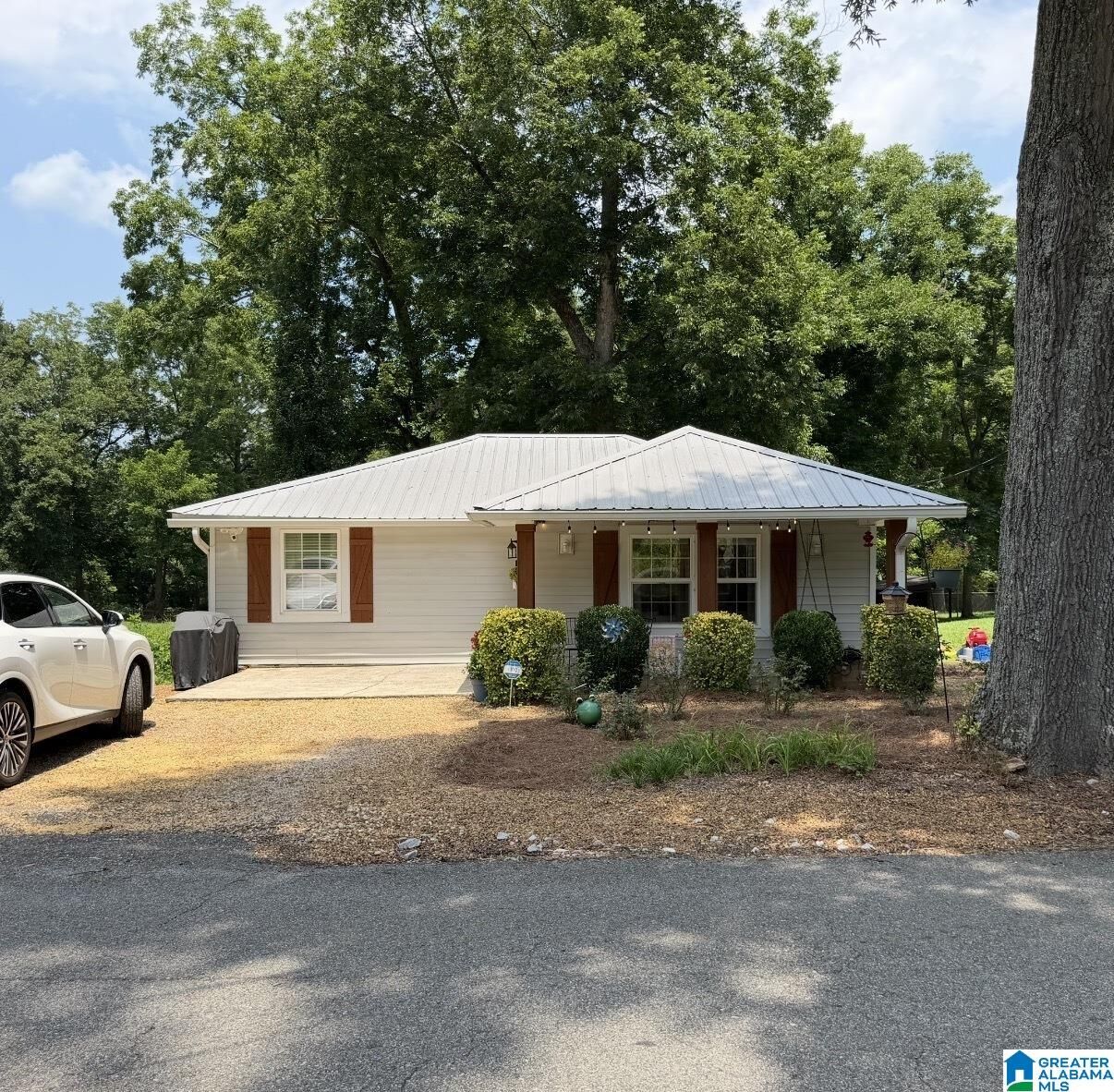 Property Photo:  512 Ladiga Street  AL 36265 