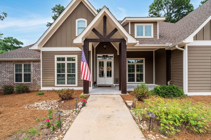 Property Photo:  12 Pinehill  MS 39402 
