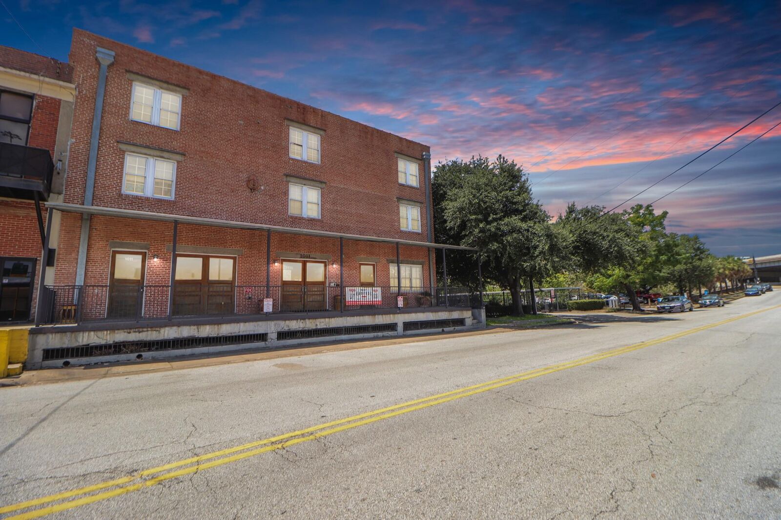 Property Photo: 1011 Wood Street 201 TX 77002
