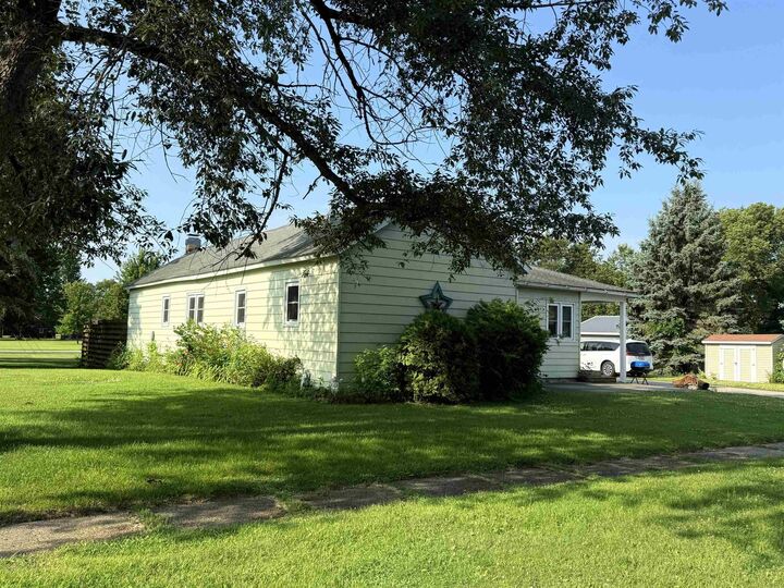 Property Photo:  218 Walnut Street  IA 50619 
