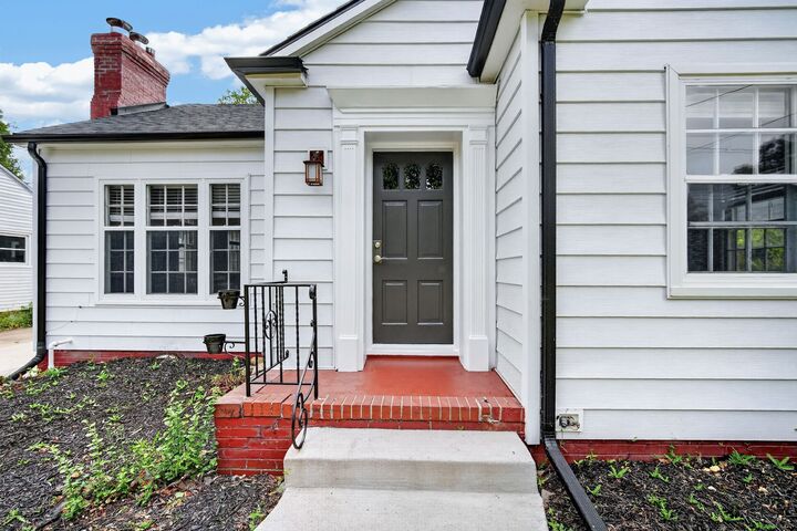 Property Photo:  2515 45th Street  IA 50310 