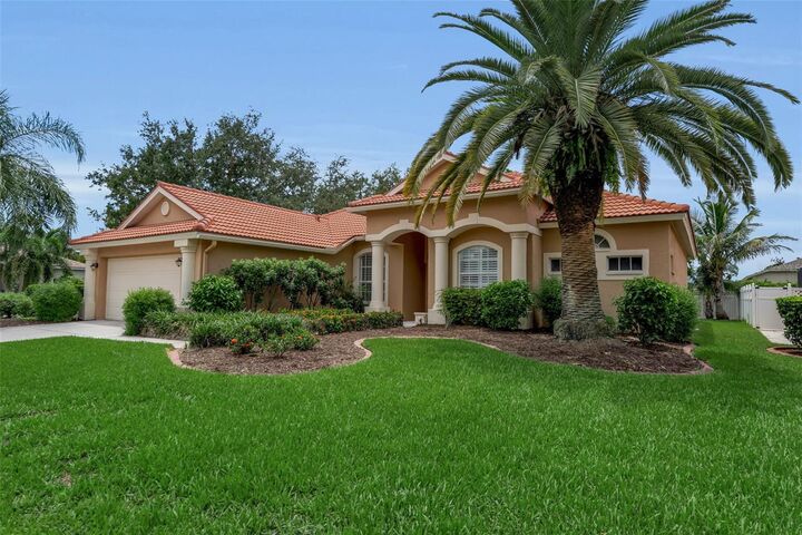 Property Photo:  1036 Oak Meadow Lane  FL 34229 