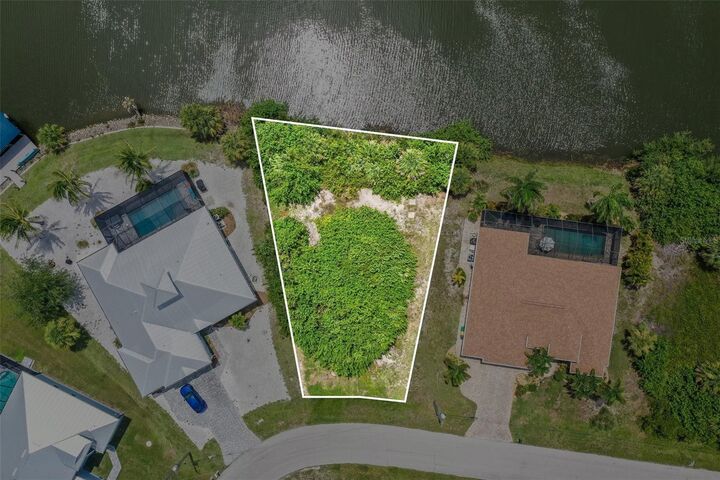 Property Photo:  14278 Maysville Circle  FL 33981 
