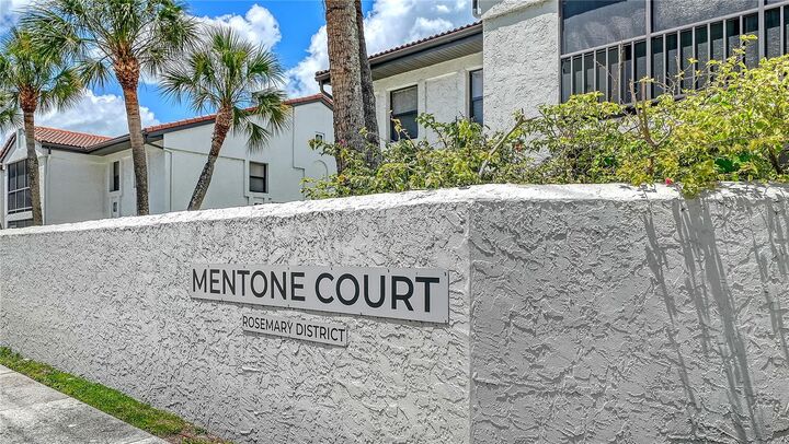 Property Photo: 631 N Orange Avenue 108 FL 34236