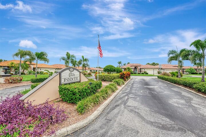 Property Photo:  1934 Cove Pointe Drive  FL 34293 
