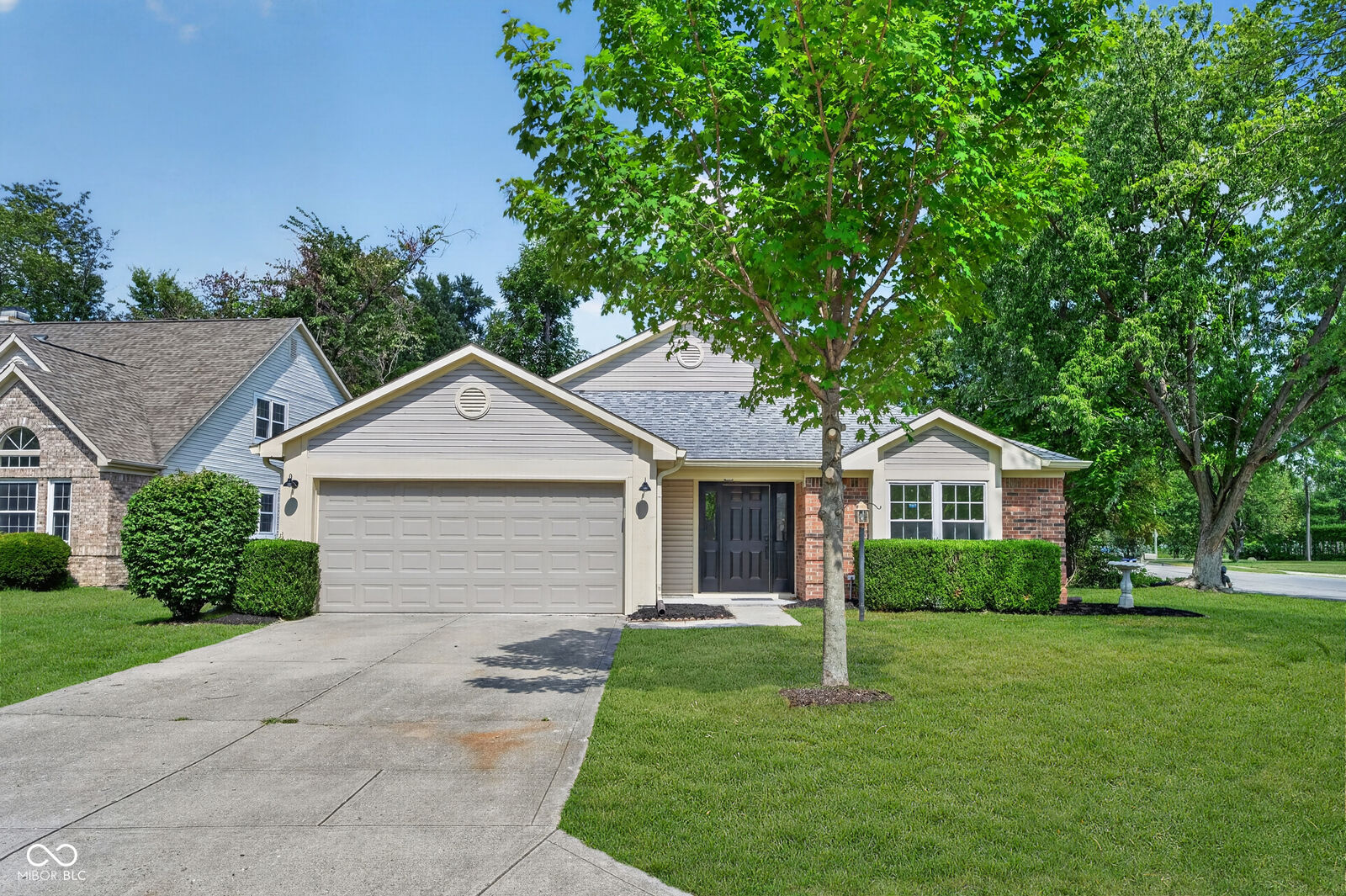 Property Photo:  6475 Hunters Green Circle  IN 46278 