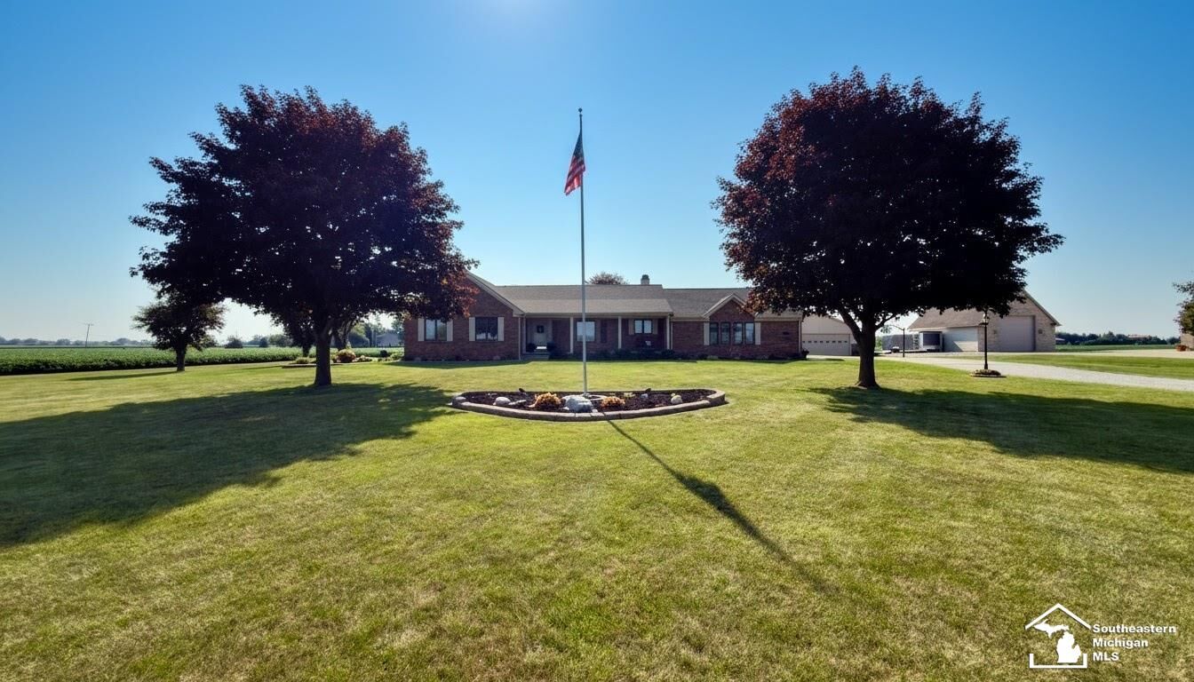 Property Photo:  8940 S Dixie Highway  MI 48133 