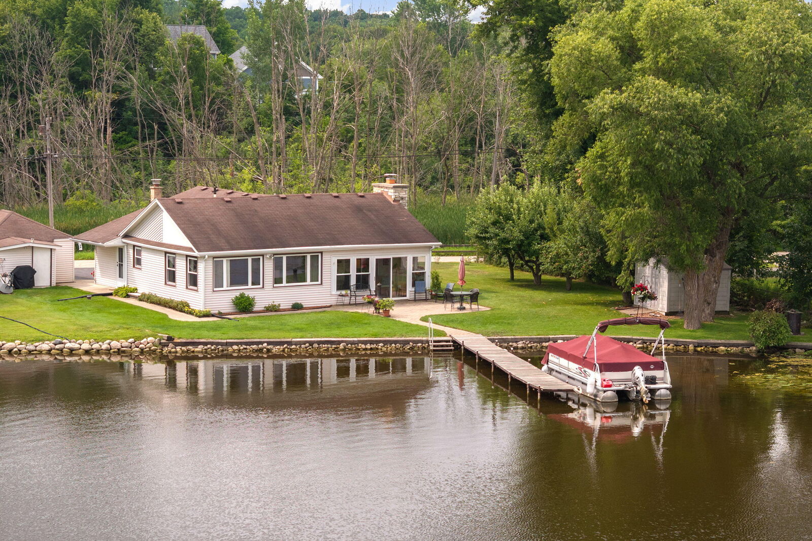 Property Photo:  3464 South Shore Dr  WI 53033 