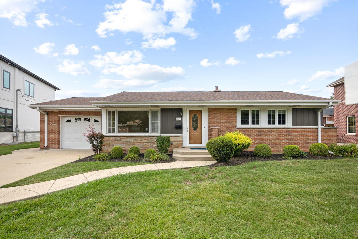 Property Photo:  8059 W Leland Avenue  IL 60706 