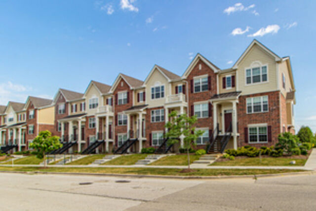 Property Photo:  701 Hickory Street 701  IL 60060 