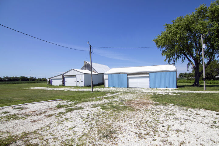 Property Photo:  1067 E 3100 North Road  IL 60927 