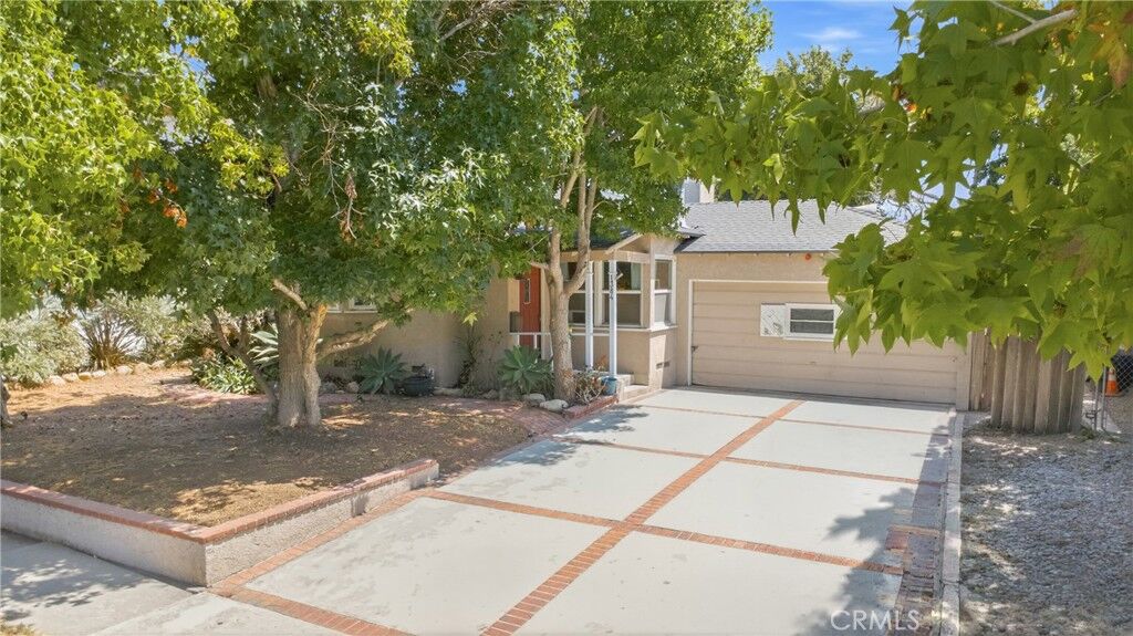 Property Photo:  1384 Palms  CA 90291 