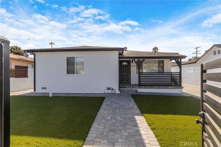 Property Photo:  7044 Tyrone Avenue  CA 91405 