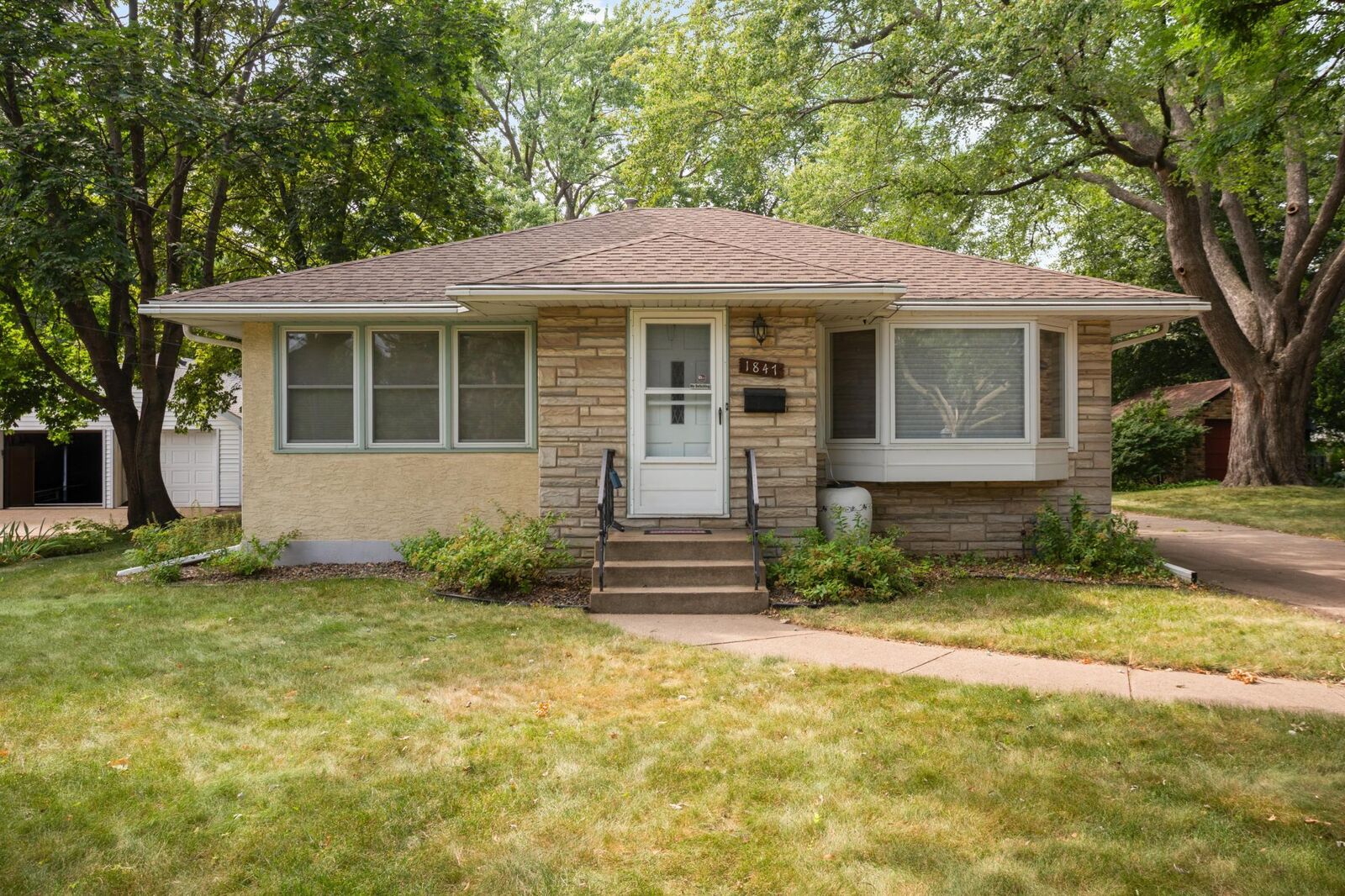 Property Photo:  1847 Fernwood Street  MN 55113 